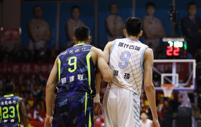 意大利杯赛程吃紧；广州队赛前复出首秀；信心回归；临场指挥获称赞的简单介绍