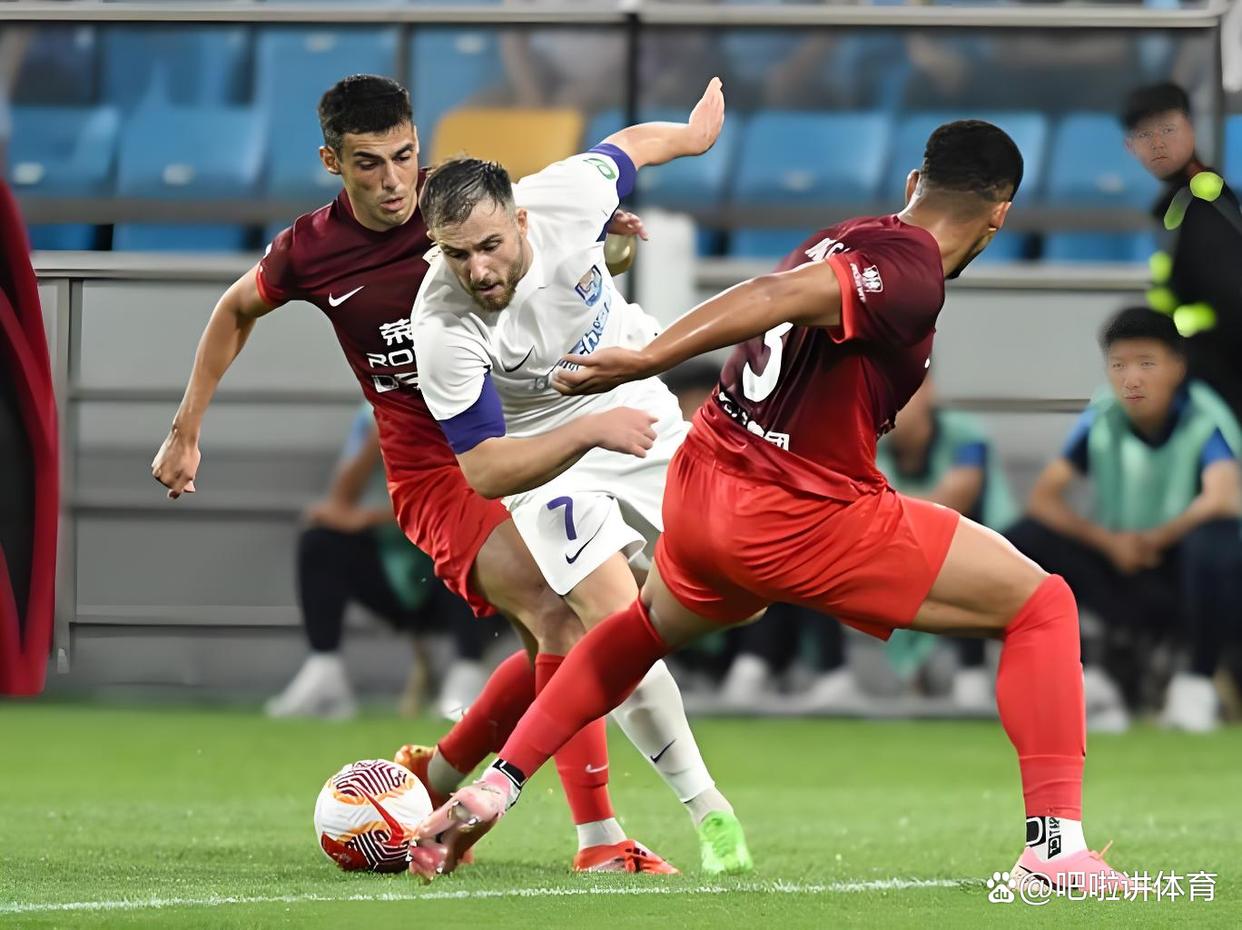 冲刺阶段上海申花调整名单以备欧超杯转会期广东宏远迎来里程碑，现场解说直呼：赛后社区盾传出新动向的简单介绍